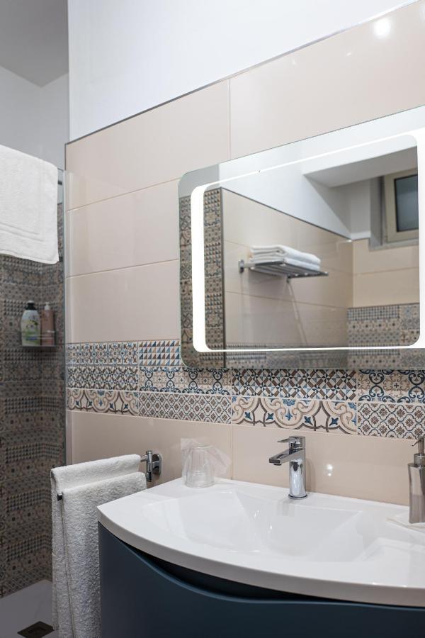 A Due Passi - Guest House Санто-Стефано-ди-Камастра Экстерьер фото