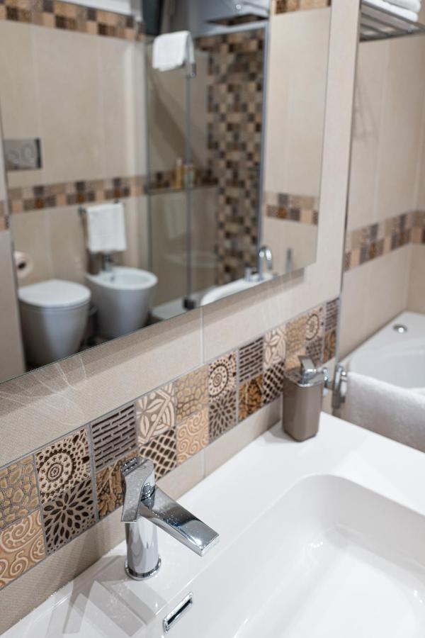 A Due Passi - Guest House Санто-Стефано-ди-Камастра Экстерьер фото